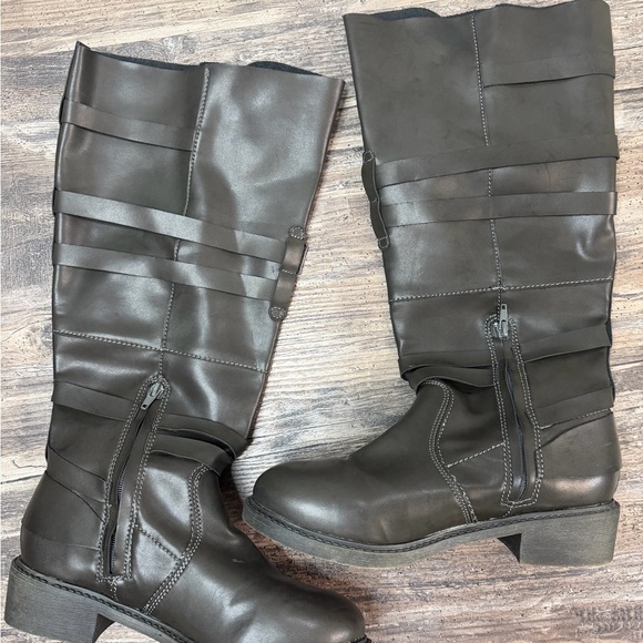 Torrid Black Over the Knee Buckle Boots - Picture 4 of 10